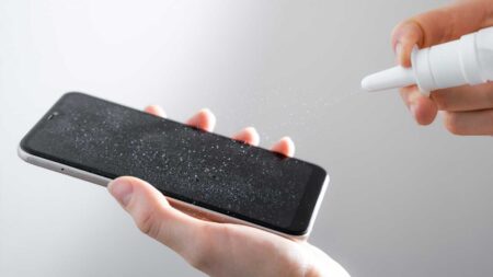 สอนทำความสะอาดโทรศัพท์มือถือ (มีคลิป)